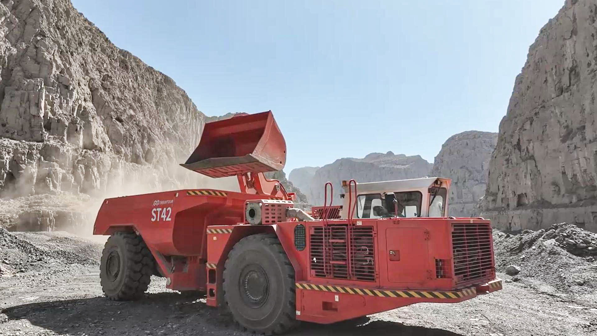 性能與可靠的雙重保障：SL14與ST42的工業測試之旅